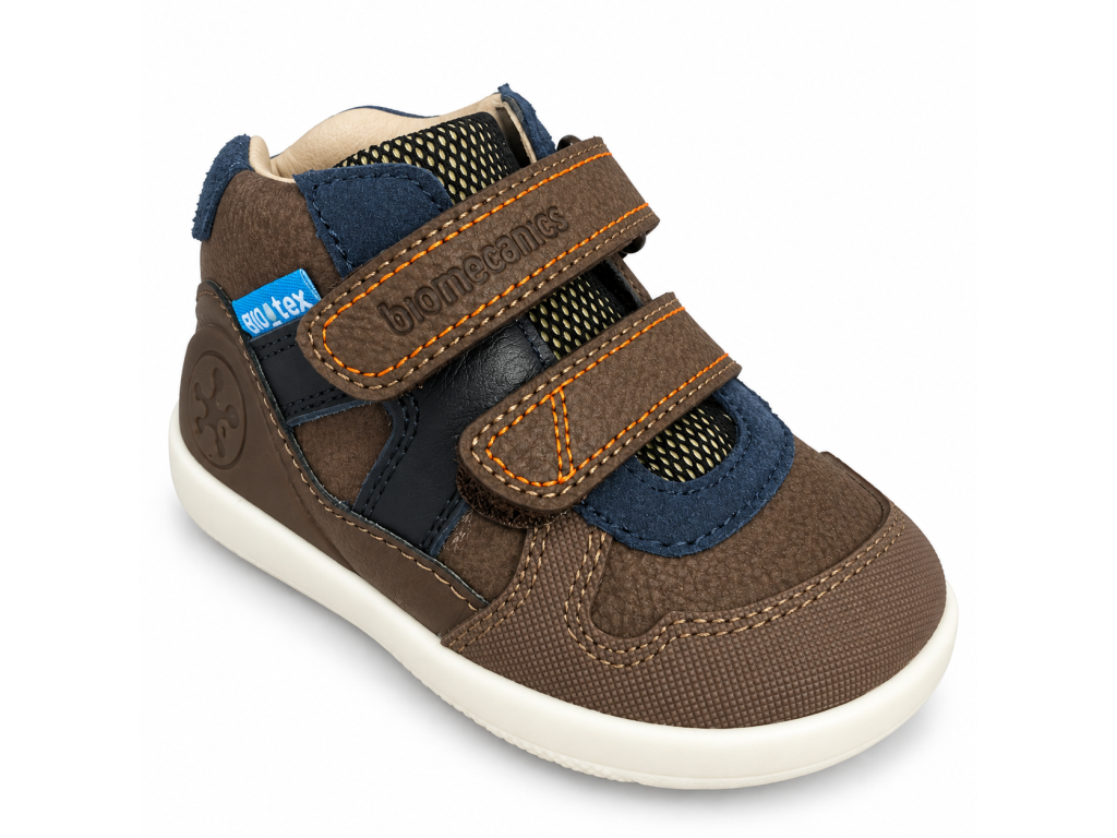 Chlapecké Barefoot boty Biomecanics v hnědé barvě